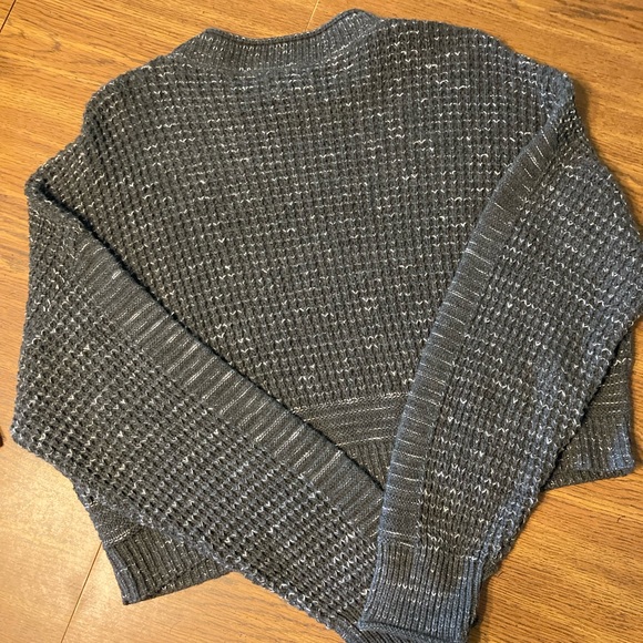 Abound Women’s Cropped Sweater - Picture 5 of 5